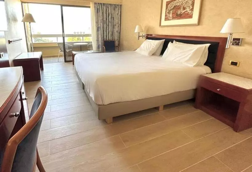 اتاق استاندارد با چشم‌انداز دریا, Rodos Palace