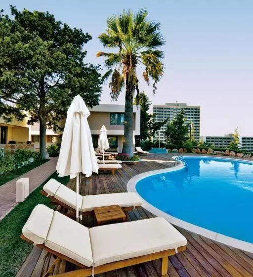 بانگلوی استاندارد, Rodos Palace