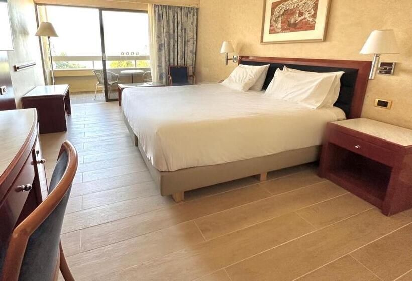 Номер Стандарт Вид на Бассейн, Rodos Palace