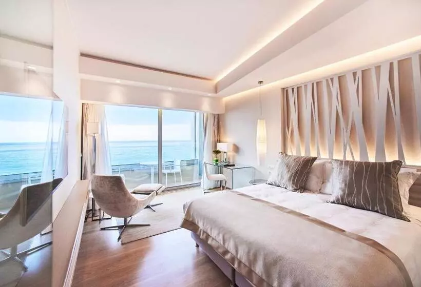 اتاق پرمیوم با چشم‌انداز دریا, Rodos Palace