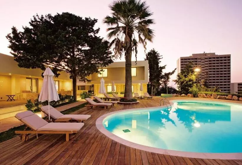 بانگلوی استاندارد, Rodos Palace