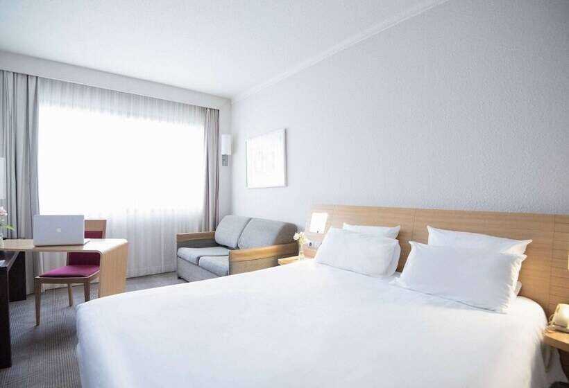 Номер Superior, Novotel Athens