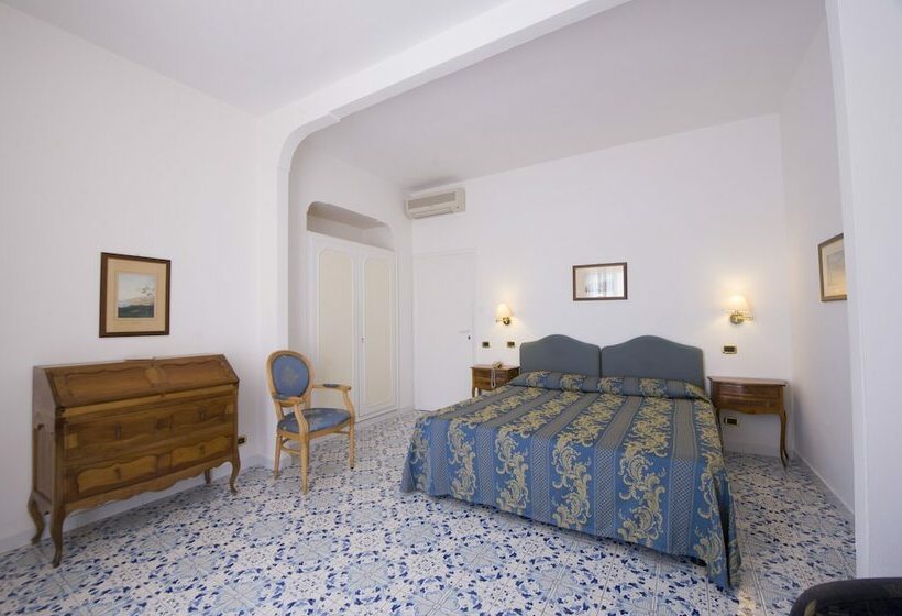 스탠다드 발코니 룸 바다 전망, Grand Hotel Excelsior