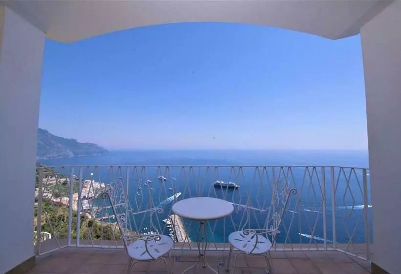 اتاق سوپریور با چشمانداز دریا و بالکن, Grand Hotel Excelsior