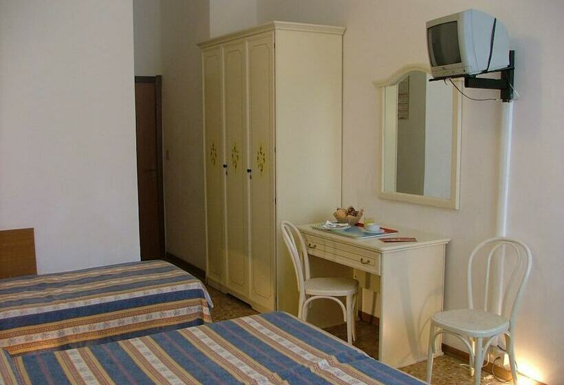 四人标准间, Airone