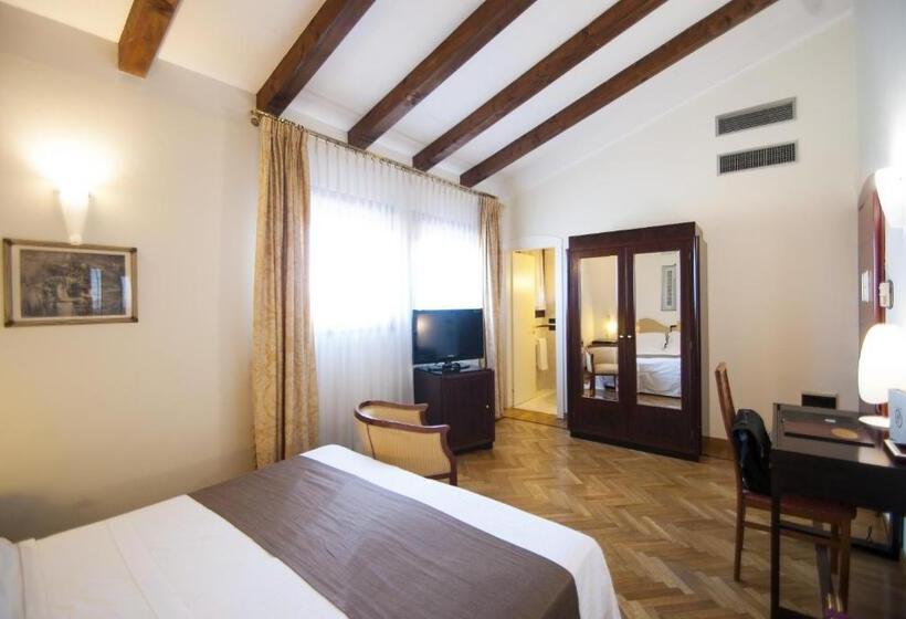 Номер Executive, Alla Rocca Hotel Conference & Restaurant