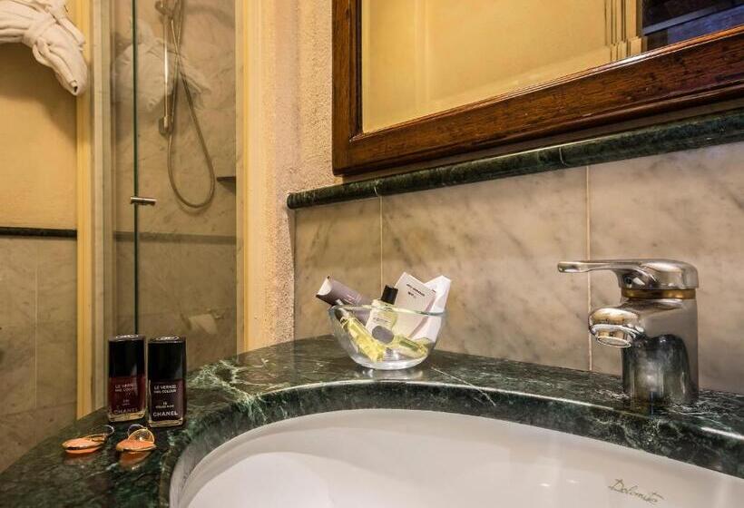 اتاق استاندارد, Art Hotel Commercianti