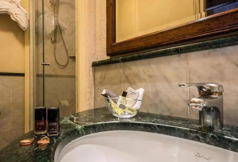 اتاق استاندارد, Art Hotel Commercianti