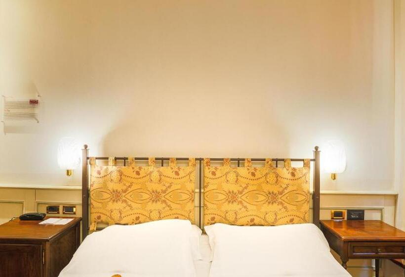 اتاق استاندارد, Art Hotel Commercianti