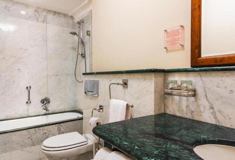 سوییت جونیور, Art Hotel Commercianti