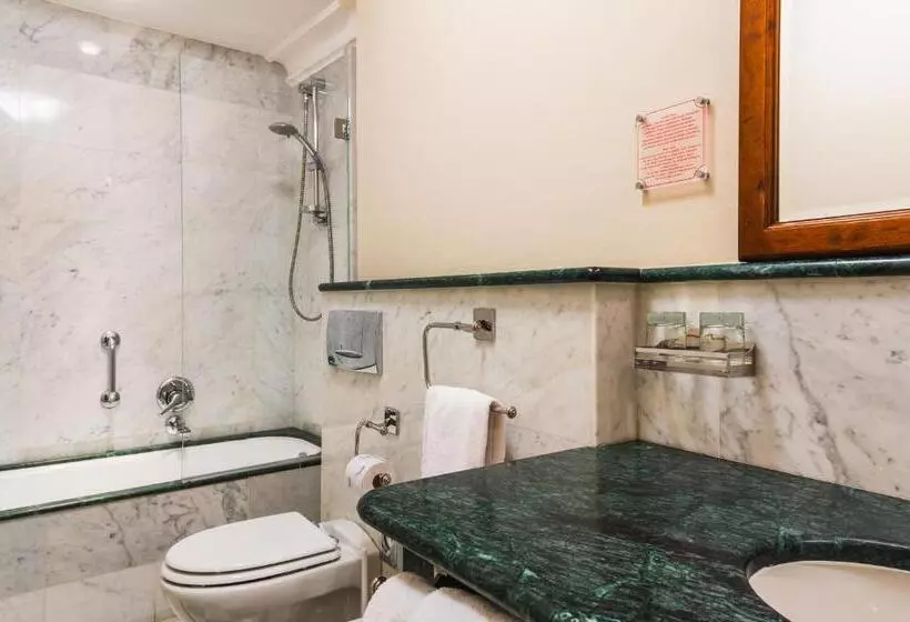 سوییت جونیور, Art Hotel Commercianti