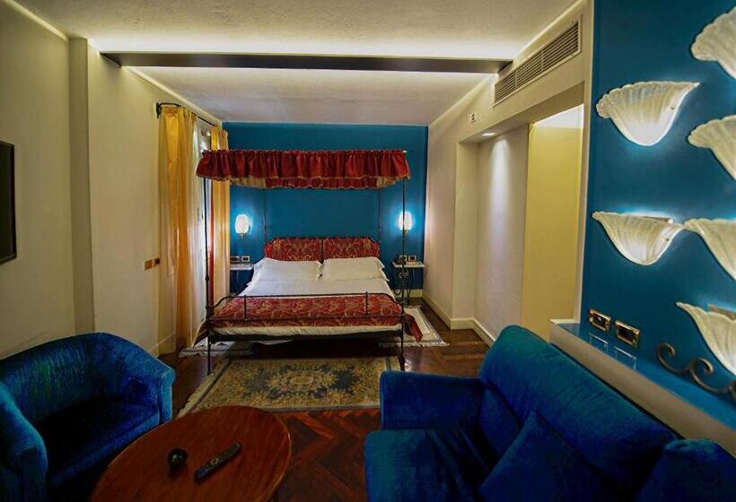 سوییت جونیور, Art Hotel Commercianti