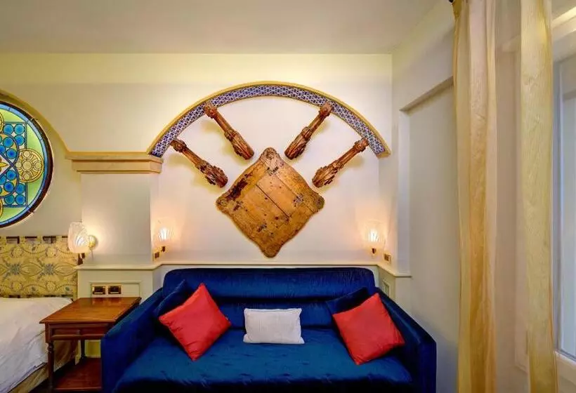 سوییت جونیور, Art Hotel Commercianti