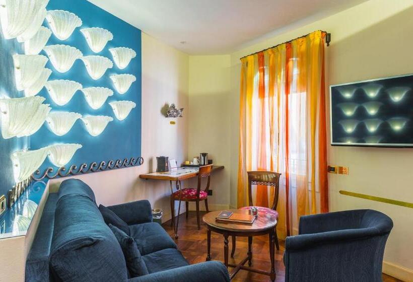 سوییت جونیور, Art Hotel Commercianti