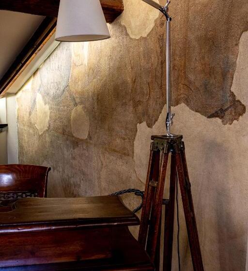 سوییت, Art Hotel Commercianti