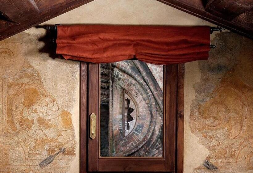 سوییت, Art Hotel Commercianti