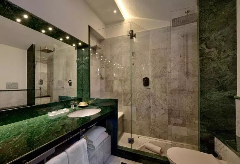 سوییت, Art Hotel Commercianti