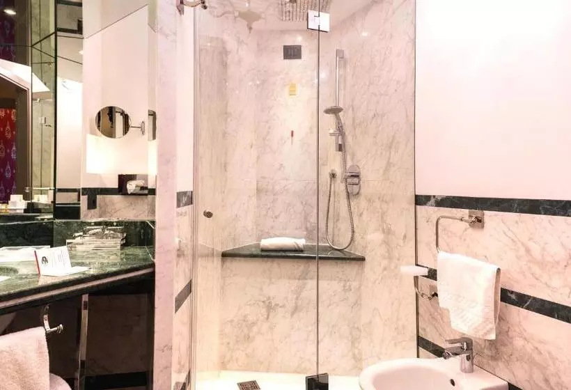 سوییت جونیور لوکس, Art Hotel Commercianti