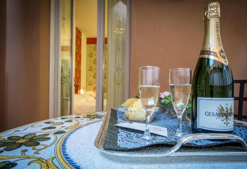 سوییت جونیور لوکس, Art Hotel Commercianti