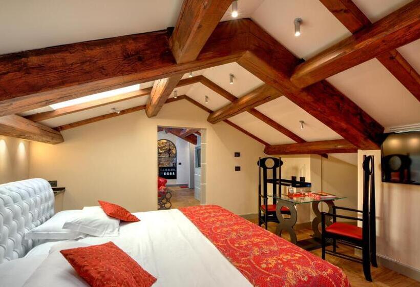 سوییت, Art Hotel Commercianti