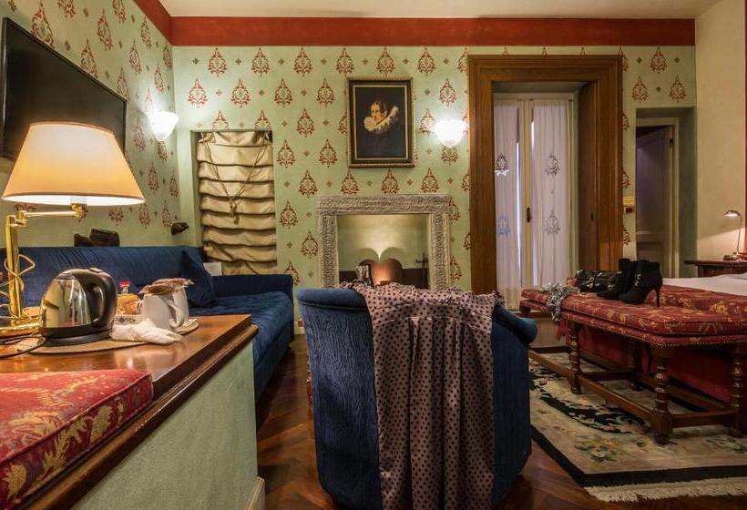 سوییت جونیور لوکس, Art Hotel Commercianti