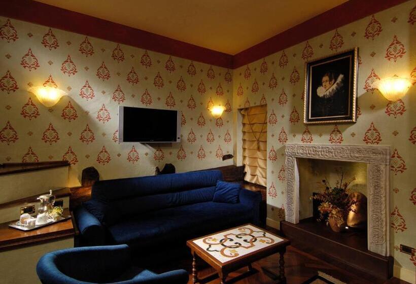 سوییت جونیور لوکس, Art Hotel Commercianti