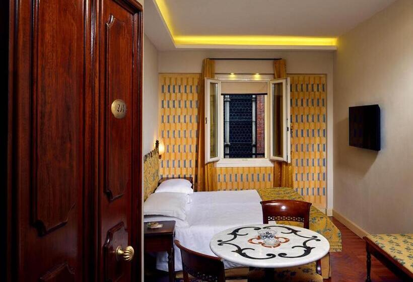 اتاق استاندارد, Art Hotel Commercianti