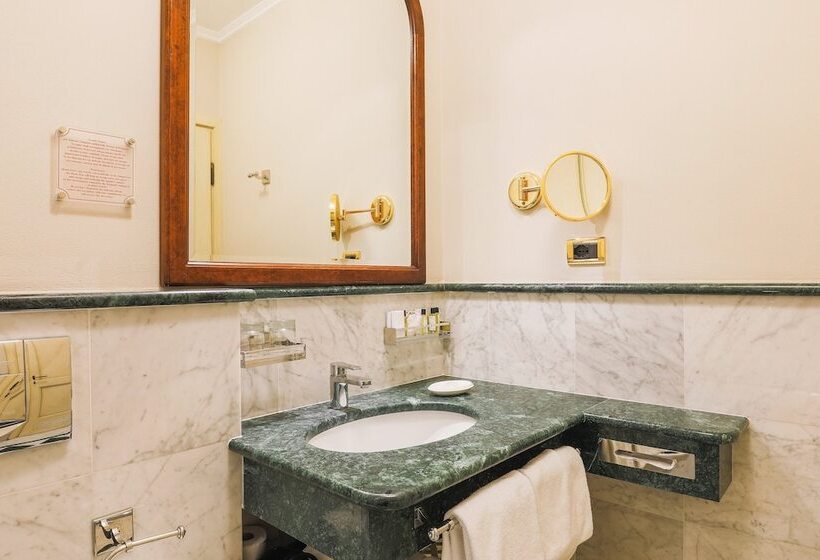 اتاق استاندارد یک نفره, Art Hotel Commercianti