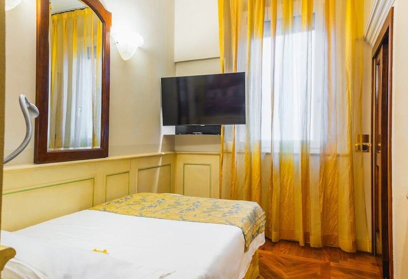 اتاق استاندارد یک نفره, Art Hotel Commercianti