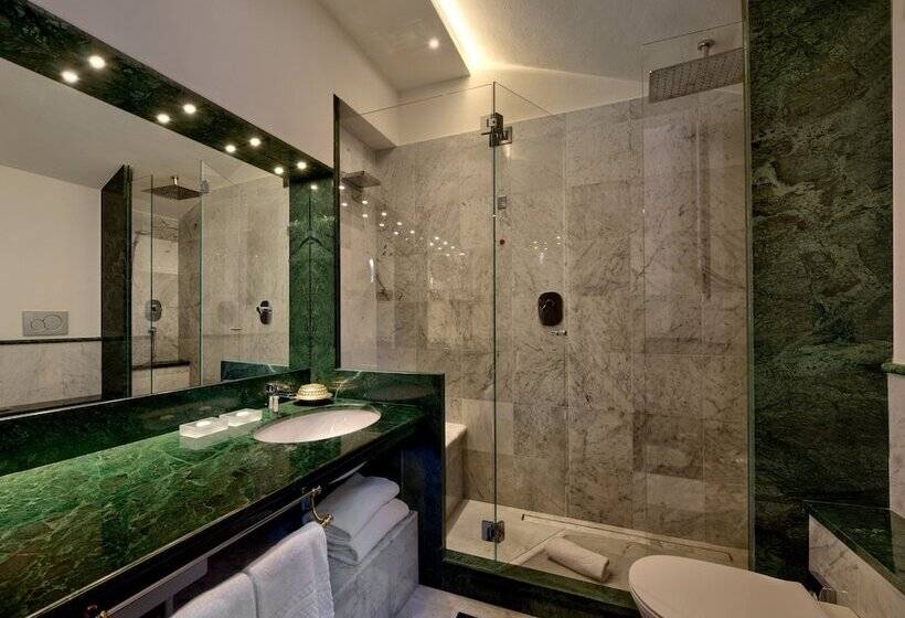 سوییت, Art Hotel Commercianti