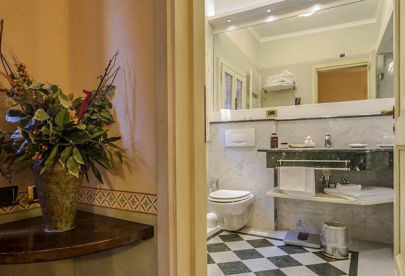 سوییت, Art Hotel Commercianti