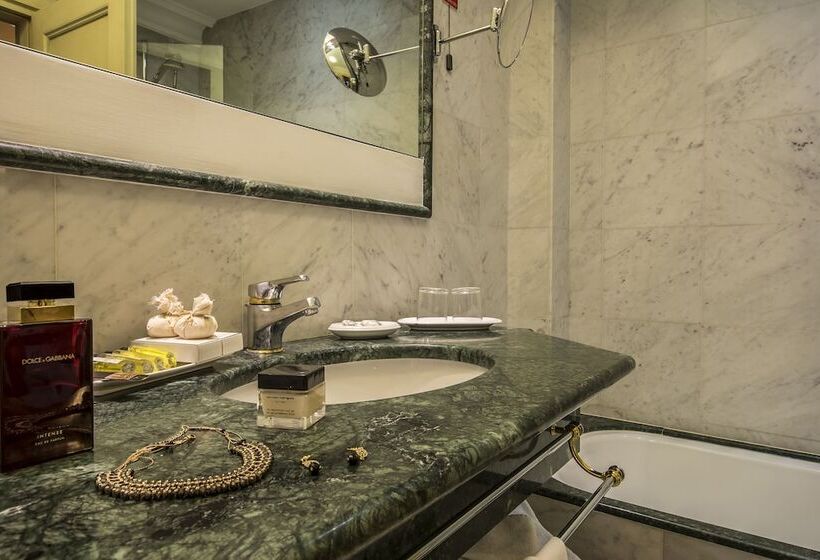 سوییت جونیور, Art Hotel Commercianti