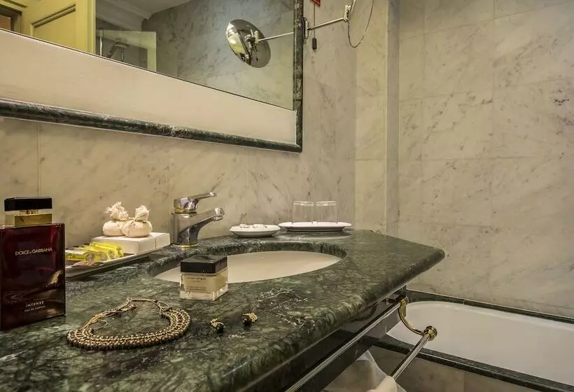 سوییت جونیور, Art Hotel Commercianti