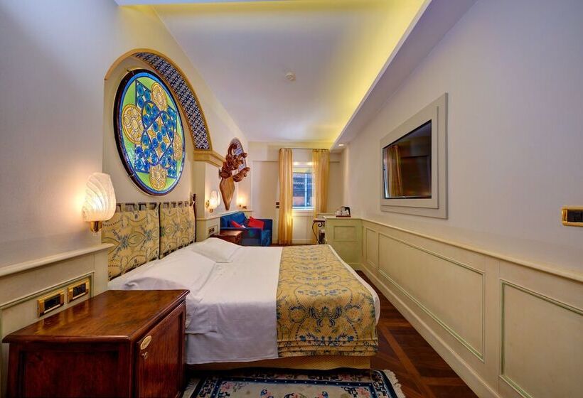 سوییت جونیور, Art Hotel Commercianti