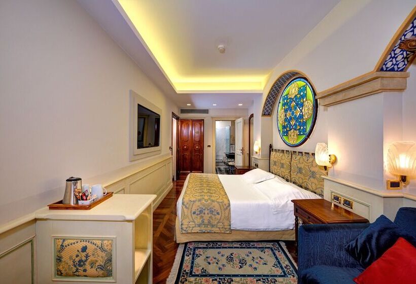 سوییت جونیور, Art Hotel Commercianti