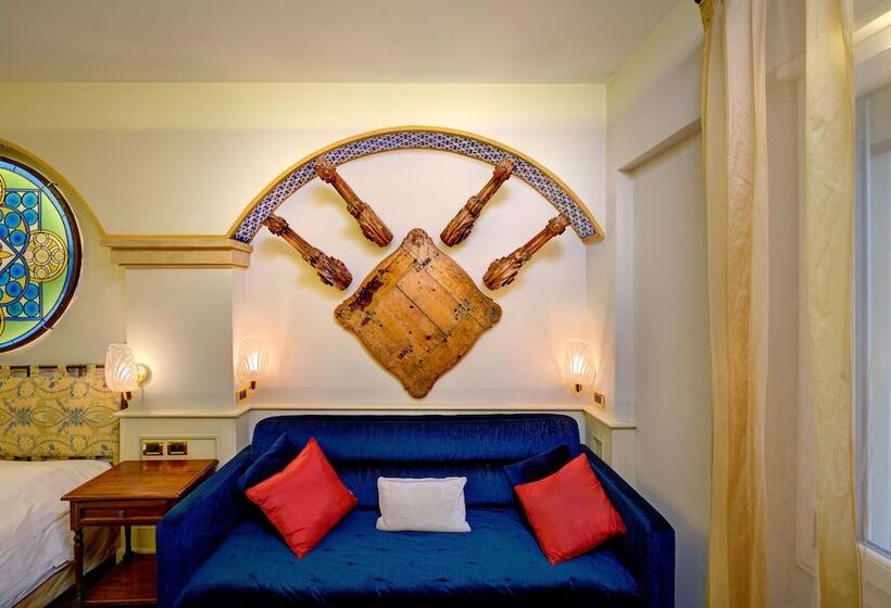 سوییت جونیور, Art Hotel Commercianti