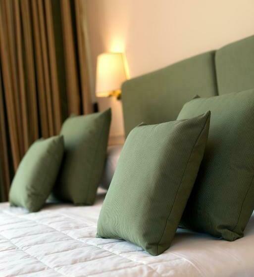 Chambre Standard Vue Lac, Barchetta Excelsior