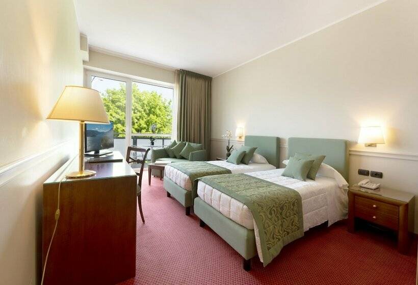 Chambre Standard Vue Lac, Barchetta Excelsior