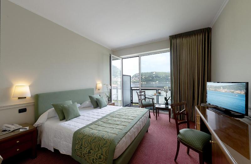 Chambre Standard Vue Lac, Barchetta Excelsior