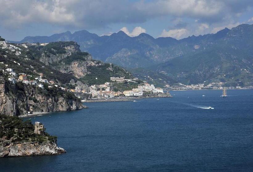 带海景的复工套房, Belvedere