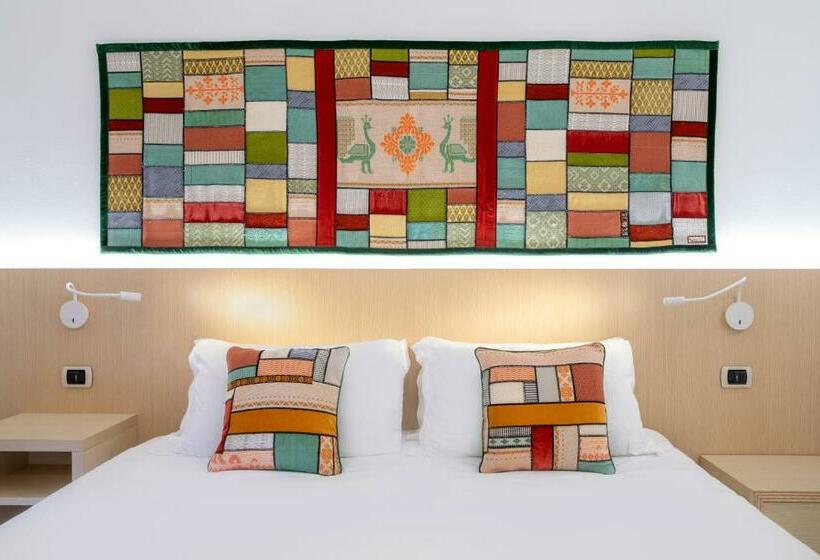 スタンダードルーム, Corte Rosada