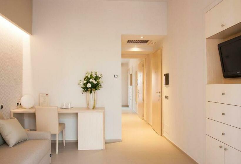 ジュニアスイート, Corte Rosada