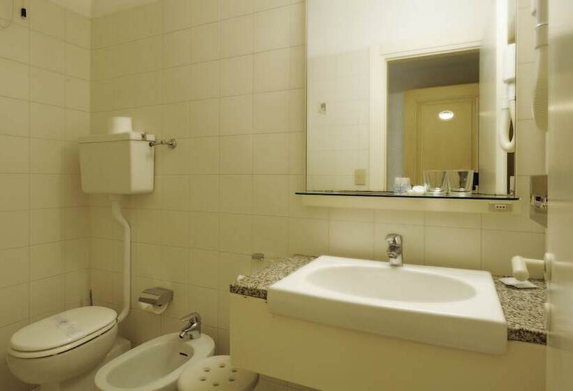 غرفة قياسية فردية, Europa & Concordia