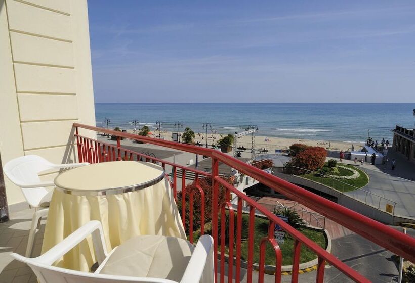 غرفة قياسية مطلّة علي البحر, Europa & Concordia