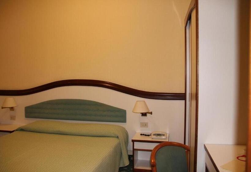 غرفة قياسية فردية, Europa & Concordia