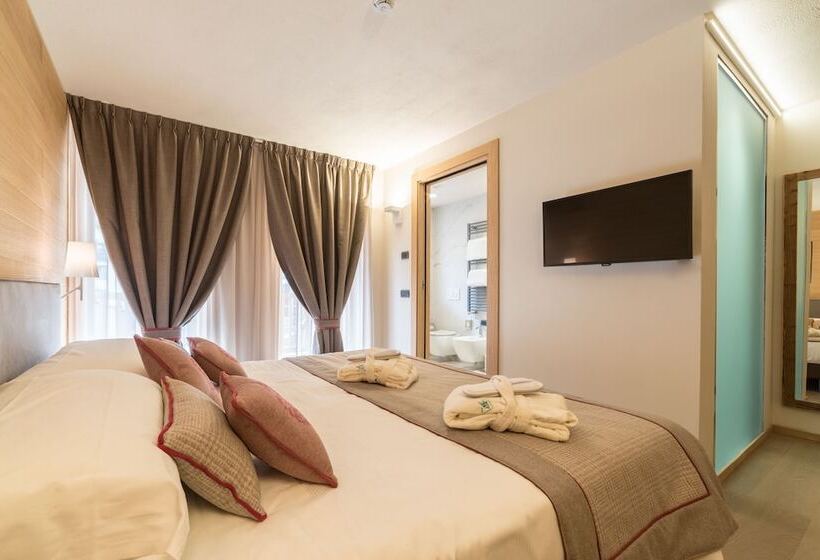 패밀리 스위트, Excelsior Planet