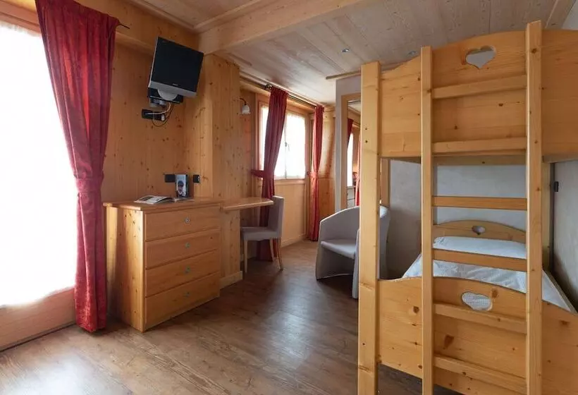 Standard Kolmen Hengen Huone, Funivia