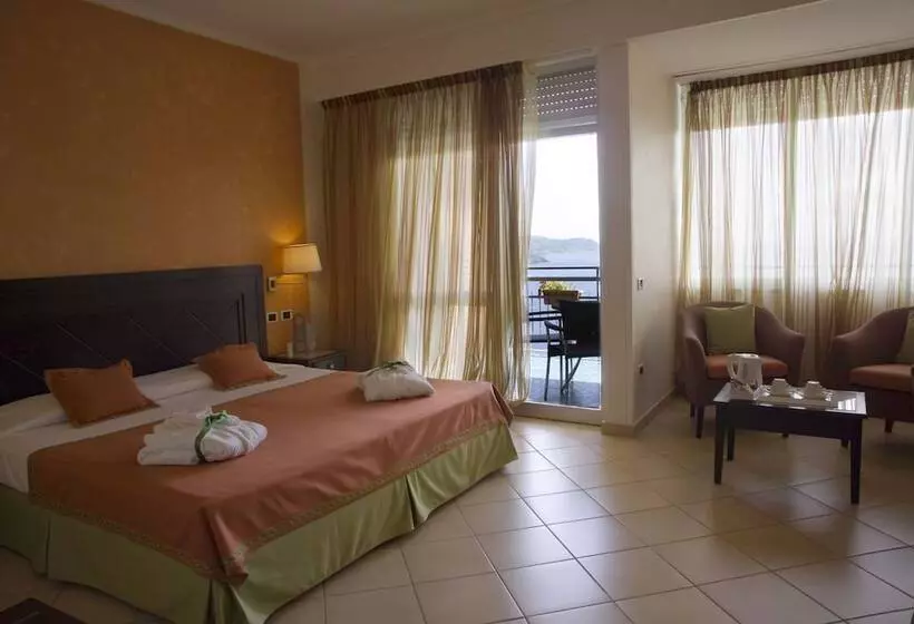 オーシャンビュージュニアスイート, Th Capoliveri   Grand Hotel Elba International
