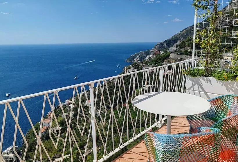 اتاق کلاسیک با چشمانداز دریا, Grand Hotel Excelsior