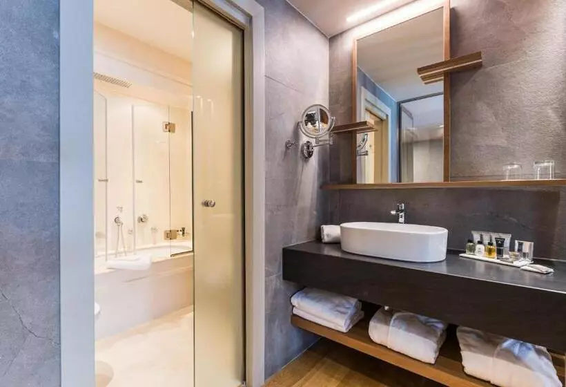 سوئیت پریمیوم, Grand Hotel Savoia Cortina D Ampezzo, A Radisson Collection